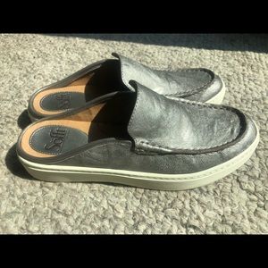 Soffit slip on shoe.  Comfort and class combination. Gorgeous pewter leather.